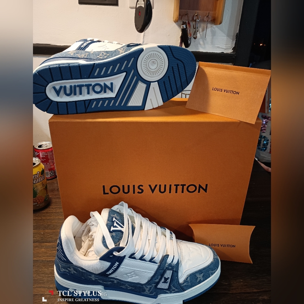 Men's sneakers